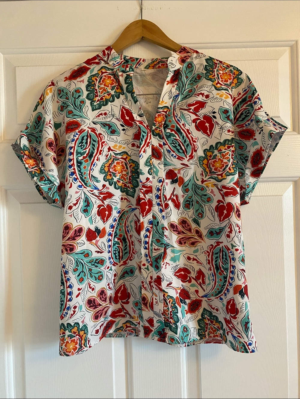 Women’s Floral Paisley Short-Sleeve Blouse - White with Red & Teal
